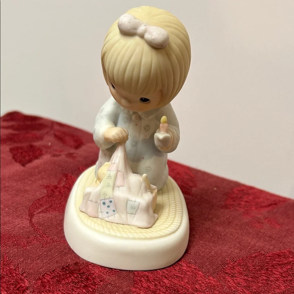 Precious Moments‎ PM-831  “Dawn's Early Light” 1983  With Box